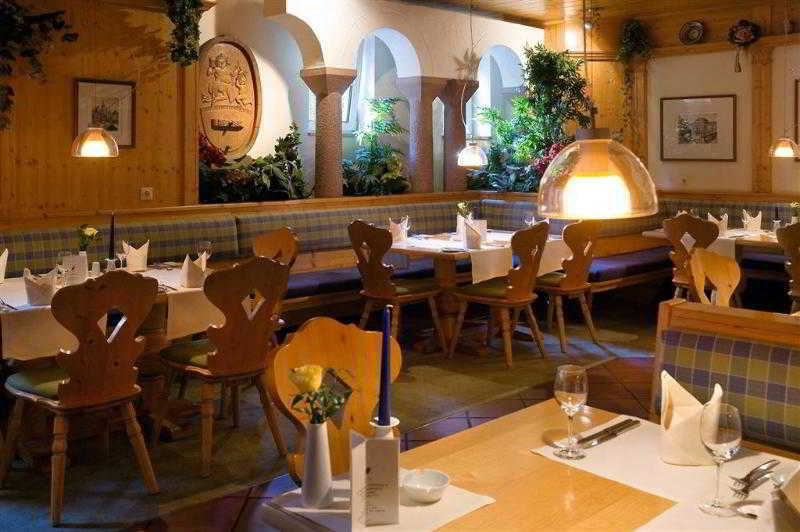 Dorint Hotel Wurzburg Restoran gambar